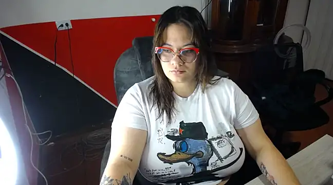 Snapshot of SharaPatinson chatting on February 26, 2025, 10:58 pm SharaPatinson online show from February 26, 2025, 10:58 pm