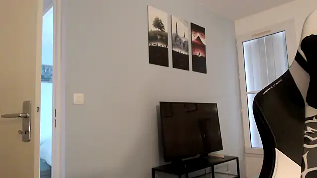 freddy0222222 online show from November 5, 2025, 7:11 am