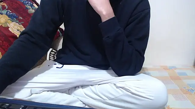 Alexdelarge323 online show from February 12, 2026, 11:32 am