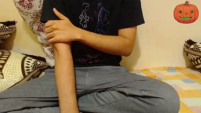 Alexdelarge323 online show from October 8, 2025, 11:23 am