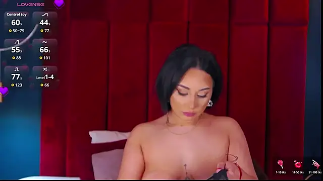 MadyLuxxx online show from December 4, 2025, 8:08 pm