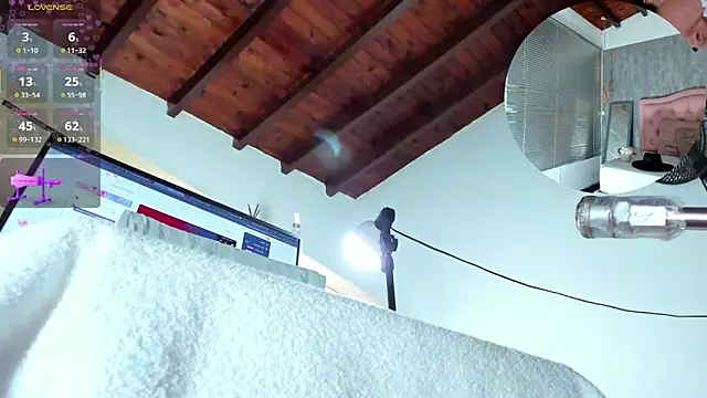 Snapshot of naomidibello chatting on February 15, 2026, 3:22 pm naomidibello online show from February 15, 2026, 3:22 pm