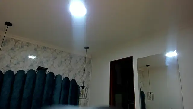 nalalye cruzz  online show from November 5, 2025, 3:09 am