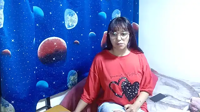 clarisse69 online show from April 4, 2026, 11:55 pm