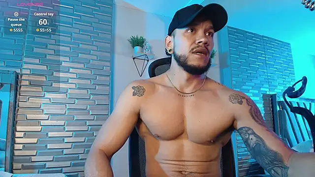 ARON TAYLER01 online show from March 7, 2026, 10:21 am