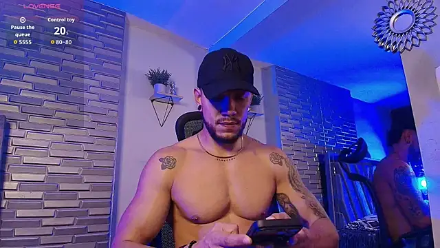 ARON TAYLER01 online show from July 23, 2026, 10:12 am