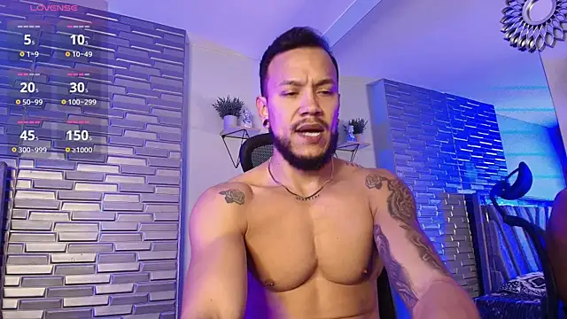 ARON TAYLER01 online show from March 22, 2026, 10:17 am