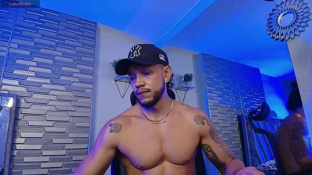 ARON TAYLER01 online show from July 21, 2026, 2:07 pm