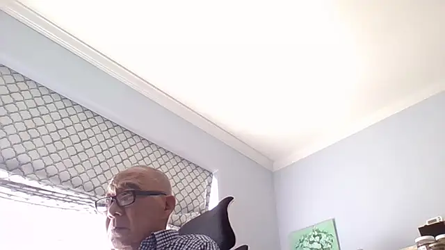 Snapshot of daver-man chatting on October 1, 2025, 3:16 pm daver-man online show from October 1, 2025, 3:16 pm