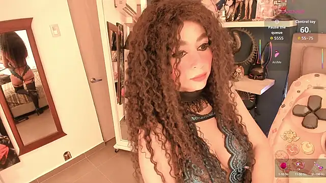 Orianna reed  online show from September 29, 2025, 9:38 am