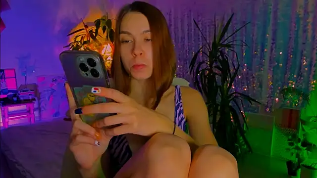 poli   online show from November 10, 2025, 6:57 pm