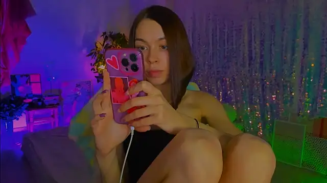 poli   online show from December 18, 2025, 4:11 pm