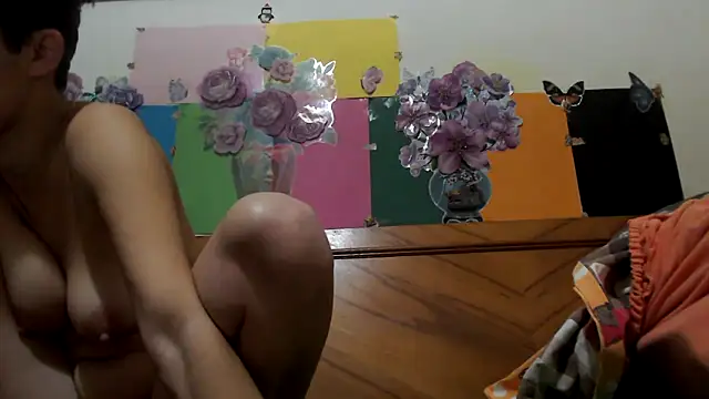 EllyseJenner online show from November 6, 2025, 6:01 pm