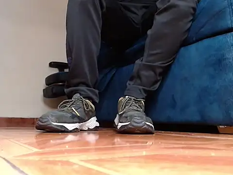 Snapshot of alphaswitchard chatting on February 15, 2026, 11:14 pm alphaswitchard online show from February 15, 2026, 11:14 pm