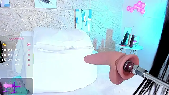 miss lori  online show from March 5, 2025, 8:21 pm