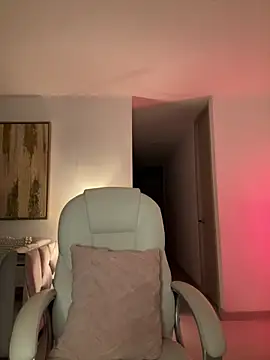 Im Valentina online show from November 28, 2025, 11:38 pm