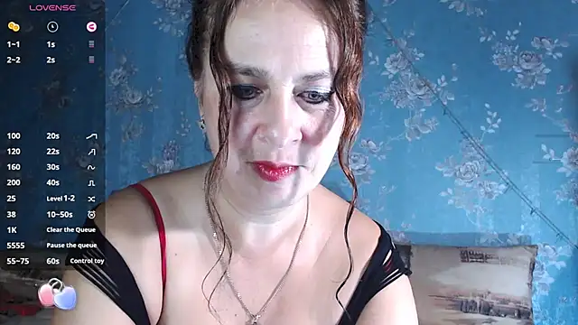 VanezaSmith online show from October 10, 2025, 12:44 am