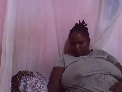 Snapshot of big_clits chatting on October 2, 2025, 1:47 pm big clits online show from October 2, 2025, 1:47 pm