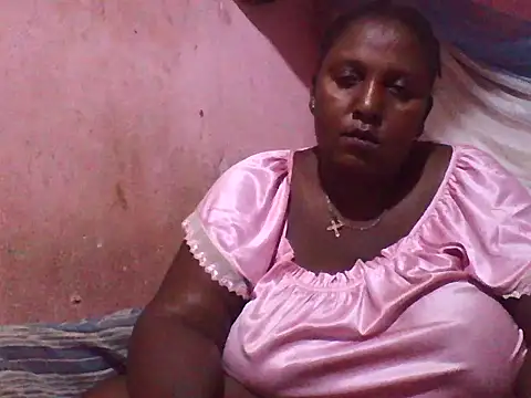 Snapshot of big_clits chatting on February 11, 2026, 6:52 pm big clits online show from February 11, 2026, 6:52 pm