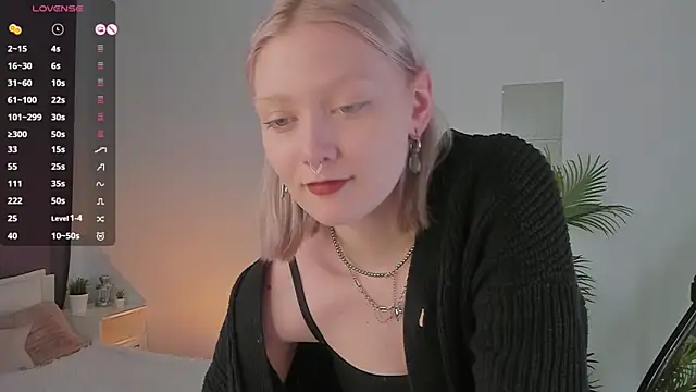 Snapshot of _Rude_Girl_ chatting on February 22, 2025, 6:41 pm  Rude Girl  online show from February 22, 2025, 6:41 pm