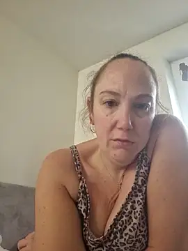 Wisie Cutie online show from November 15, 2025, 1:04 pm