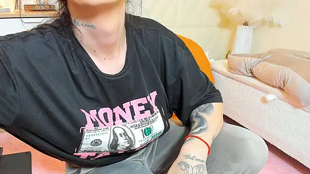 Snapshot of naughtycleo chatting on April 9, 2026, 3:30 am naughtycleo online show from April 9, 2026, 3:30 am