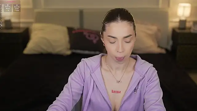 Snapshot of Kate054 chatting on October 19, 2025, 10:07 am Kate054 online show from October 19, 2025, 10:07 am