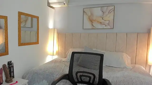 Snapshot of Sooffii_1 chatting on February 27, 2025, 10:20 pm Sooffii 1 online show from February 27, 2025, 10:20 pm