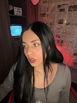 Snapshot of i_am_nina_ chatting on May 28, 2026, 10:48 pm i am nina online show from May 28, 2026, 10:48 pm