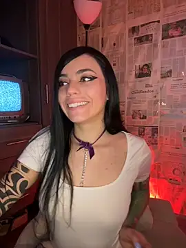 Snapshot of i_am_nina_ chatting on June 12, 2026, 10:29 pm i am nina online show from June 12, 2026, 10:29 pm