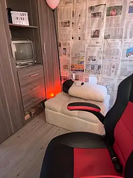 i am nina  online show from February 10, 2026, 6:51 pm