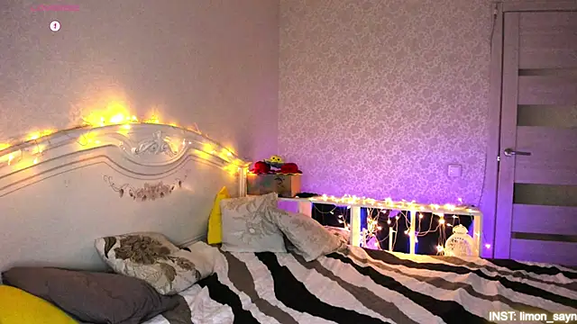 LillyMoure  online show from February 10, 2026, 11:26 pm