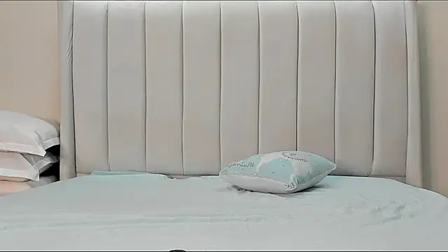  heavenlysent online show from July 29, 2026, 4:44 am