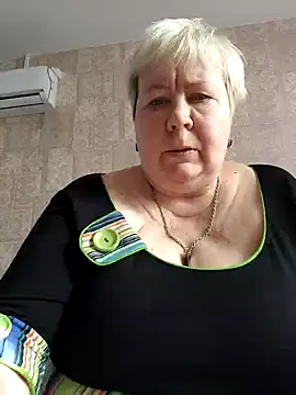Snapshot of EffectFiona chatting on February 22, 2025, 6:17 am EffectFiona online show from February 22, 2025, 6:17 am