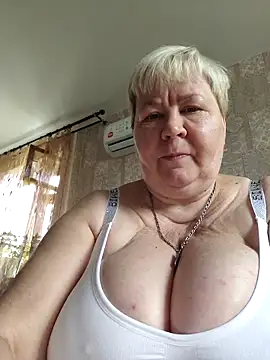 Snapshot of EffectFiona chatting on September 15, 2025, 2:34 am EffectFiona online show from September 15, 2025, 2:34 am