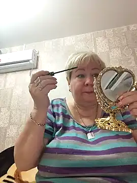 Snapshot of EffectFiona chatting on March 4, 2025, 11:22 pm EffectFiona online show from March 4, 2025, 11:22 pm
