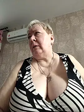Snapshot of EffectFiona chatting on March 18, 2025, 4:07 am EffectFiona online show from March 18, 2025, 4:07 am