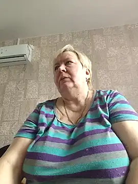 Snapshot of EffectFiona chatting on March 6, 2025, 4:30 am EffectFiona online show from March 6, 2025, 4:30 am