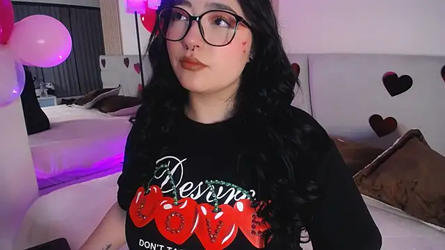 Snapshot of Miss_Loise chatting on February 13, 2026, 2:44 am Miss Loise online show from February 13, 2026, 2:44 am