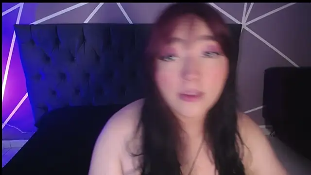 Snapshot of Miss_Loise chatting on February 17, 2025, 1:11 pm Miss Loise online show from February 17, 2025, 1:11 pm