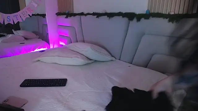 Snapshot of Miss_Loise chatting on April 6, 2026, 4:46 am Miss Loise online show from April 6, 2026, 4:46 am