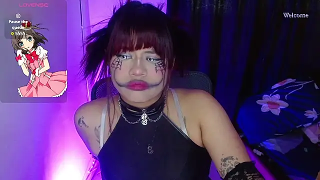 Snapshot of violetagrey_ chatting on October 6, 2025, 11:00 am violetagrey online show from October 6, 2025, 11:00 am
