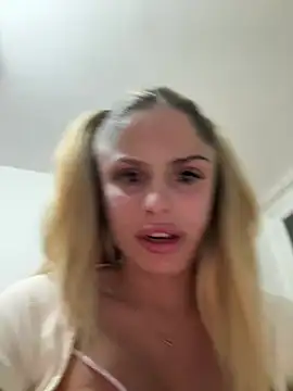 BritneyDimond online show from December 22, 2024, 2:27 pm