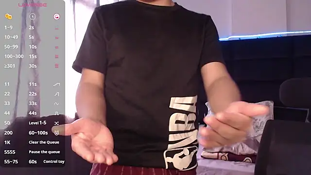 andrewmhilton  online show from November 17, 2025, 7:07 pm