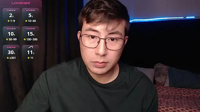 andrewmhilton  online show from December 23, 2025, 7:29 am