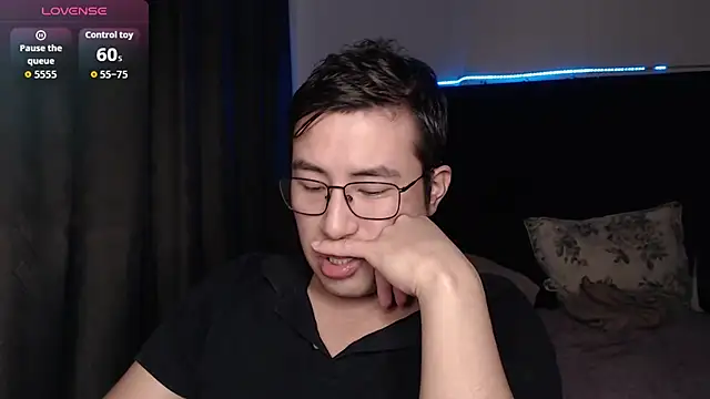 andrewmhilton  online show from January 12, 2026, 6:31 am