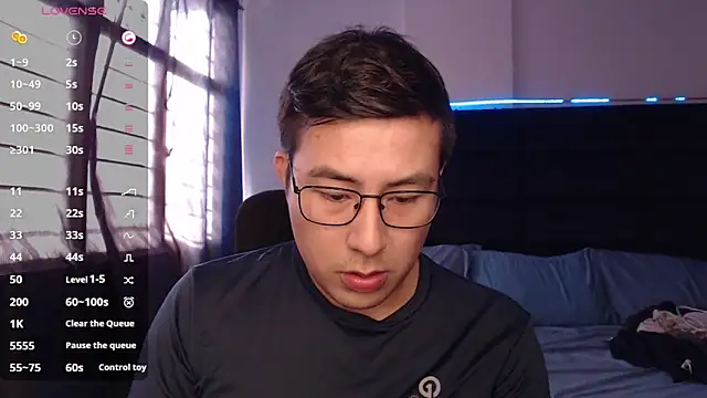 andrewmhilton  online show from November 11, 2025, 9:20 pm