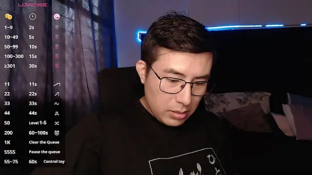 andrewmhilton  online show from November 8, 2025, 9:29 pm