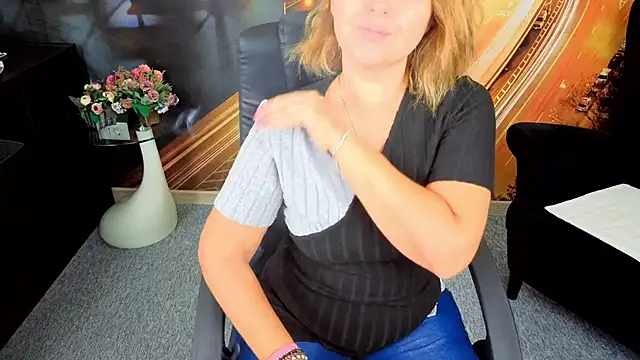 EmmaxPark online show from September 17, 2025, 6:26 am