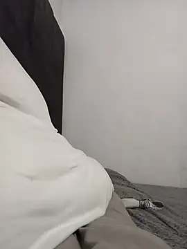 BLACK BOTTOM03 online show from January 13, 2026, 4:16 am